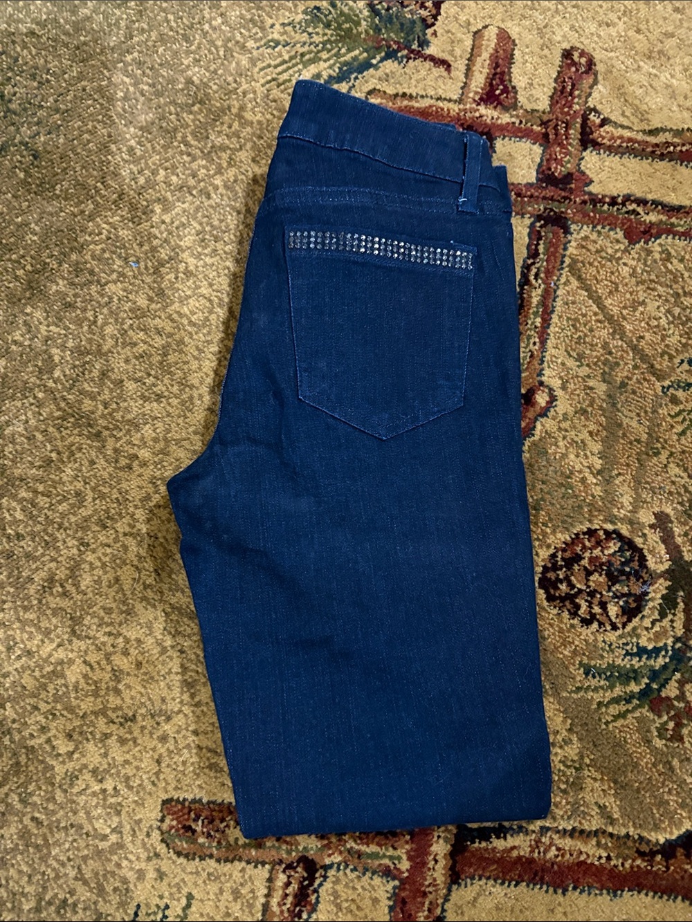 Women’s Dark Blue Jeans with Pocket Accent